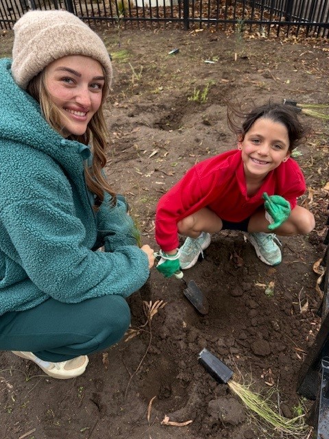 /uploaded_files/media/gallery/1753929004PLanting 7.jpg